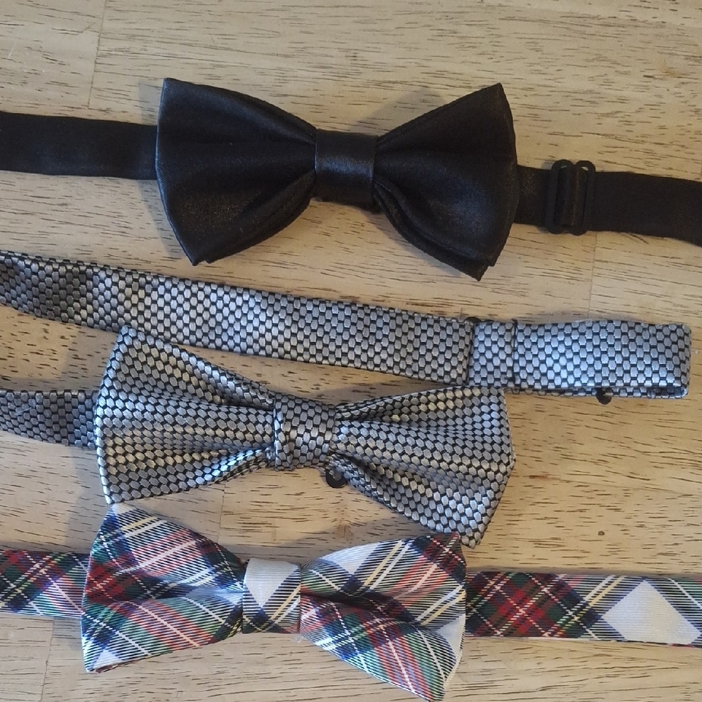 Stylish Bow Tie Set in Black, Gray, and Plaid